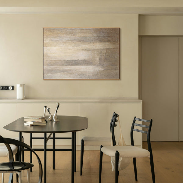 Abstrakt akrylmaleri på lærred i beige grå “Tidens Vertikaler”