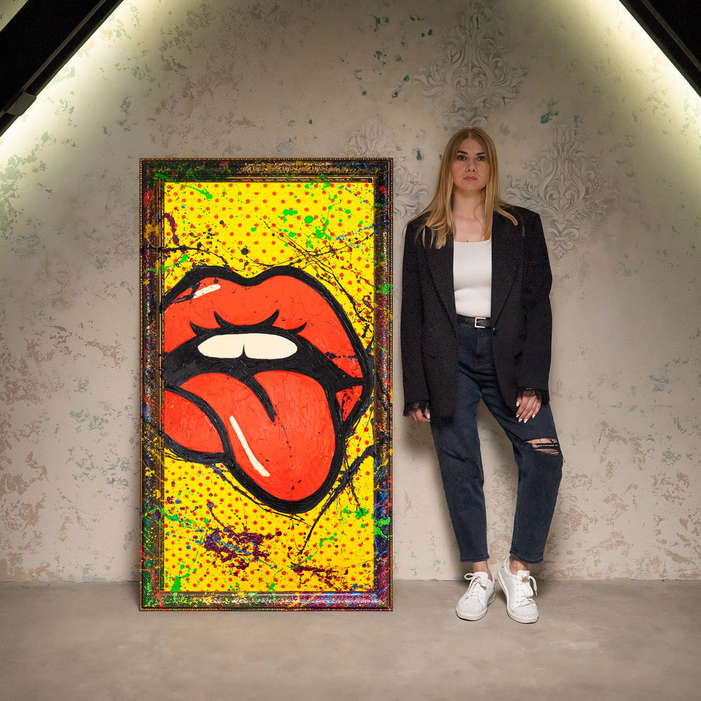 Håndmalet Vægmaleri Stue – Abstrakt Kunst med Pop-Art Mund „WOW“
